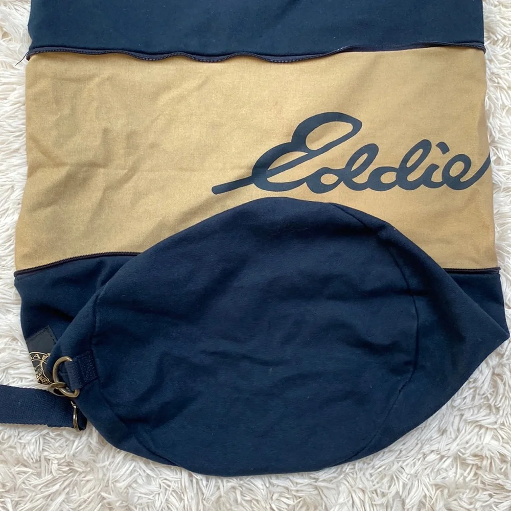 🎉HP🎉 Eddie Bauer Convertible Duffle Bag 💗 Navy & Tan